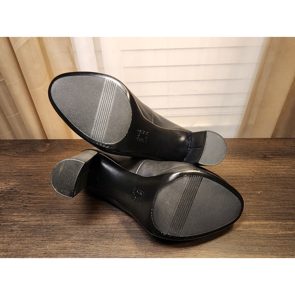 Naturalizer Classic Loafer Moccasins Slip On Block Heels Pumps Sz 7 WIDE - Picture 14 of 16